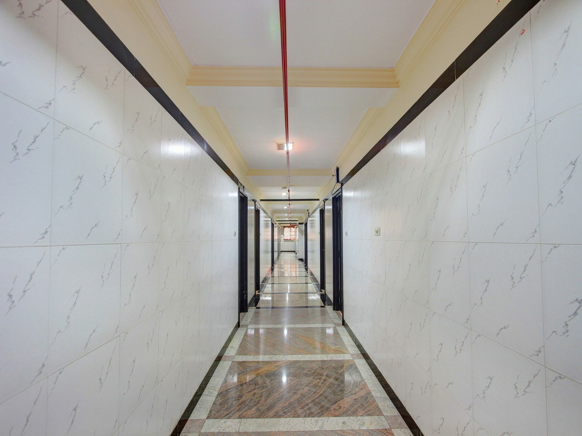 Oyo 12985 Sabharwal Viceroy Hotell Bangalore Eksteriør bilde